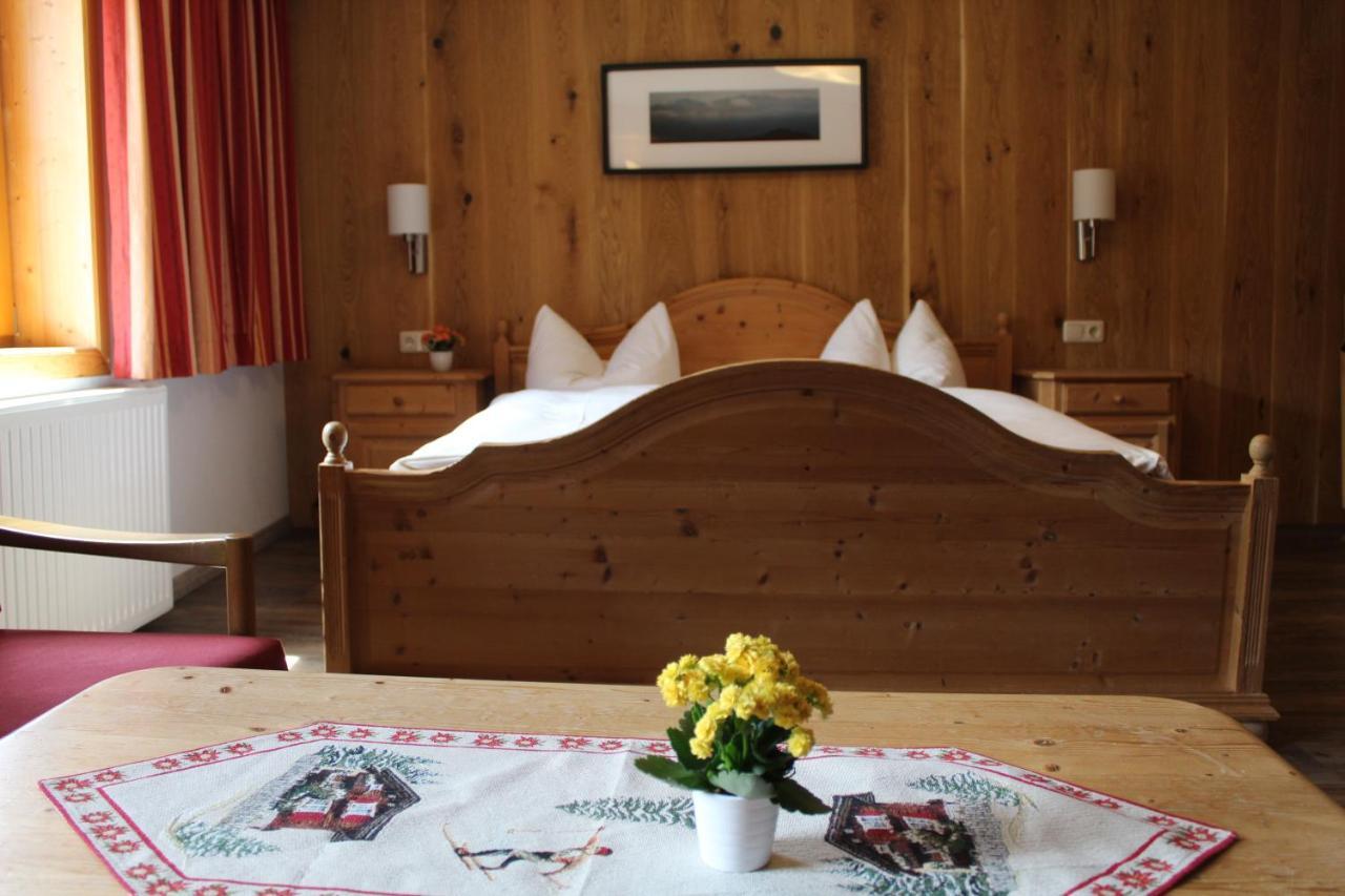 Berghof Hotell Berwang Exteriör bild
